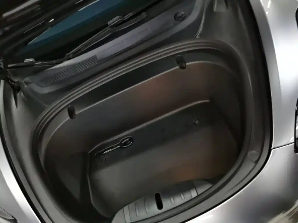 Tesla Model 3 — миниатюра 20
