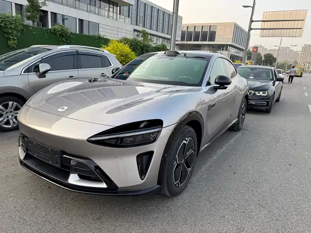 XIAOMI CAR XIAOMI YU7 2025