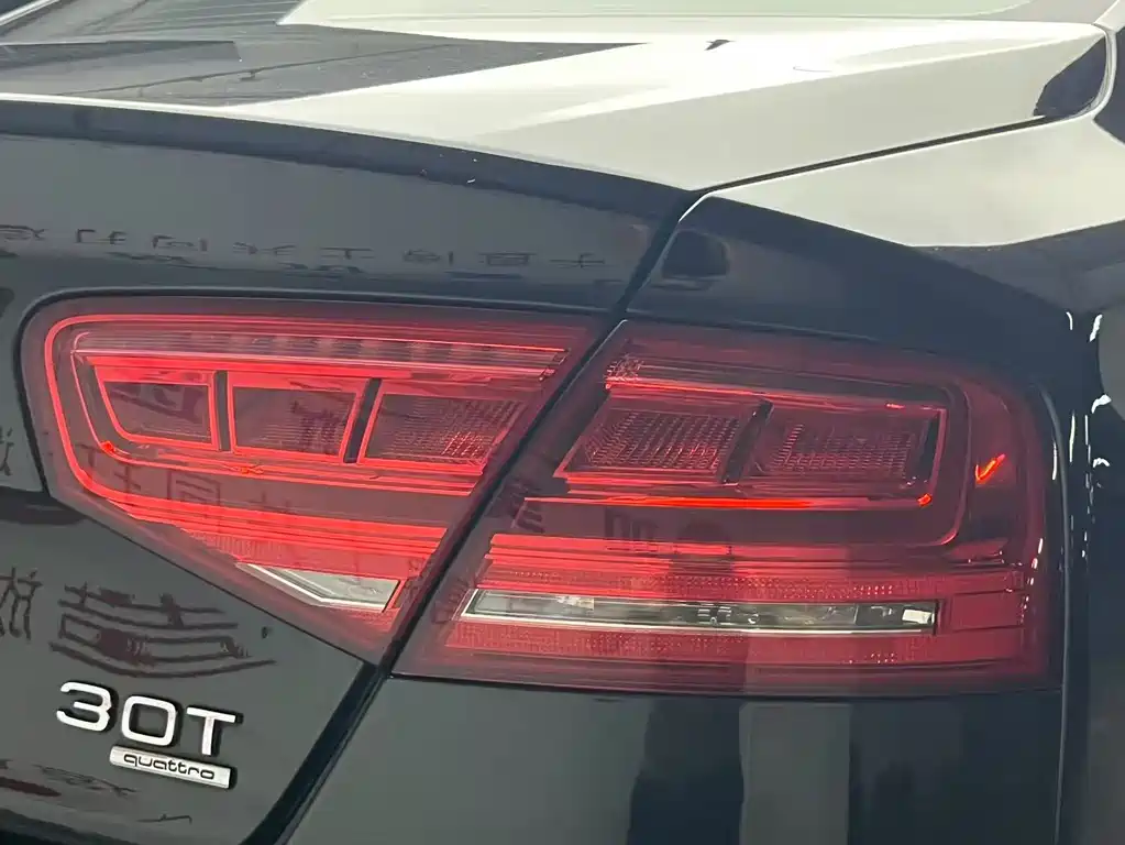 Audi A8 — миниатюра 7