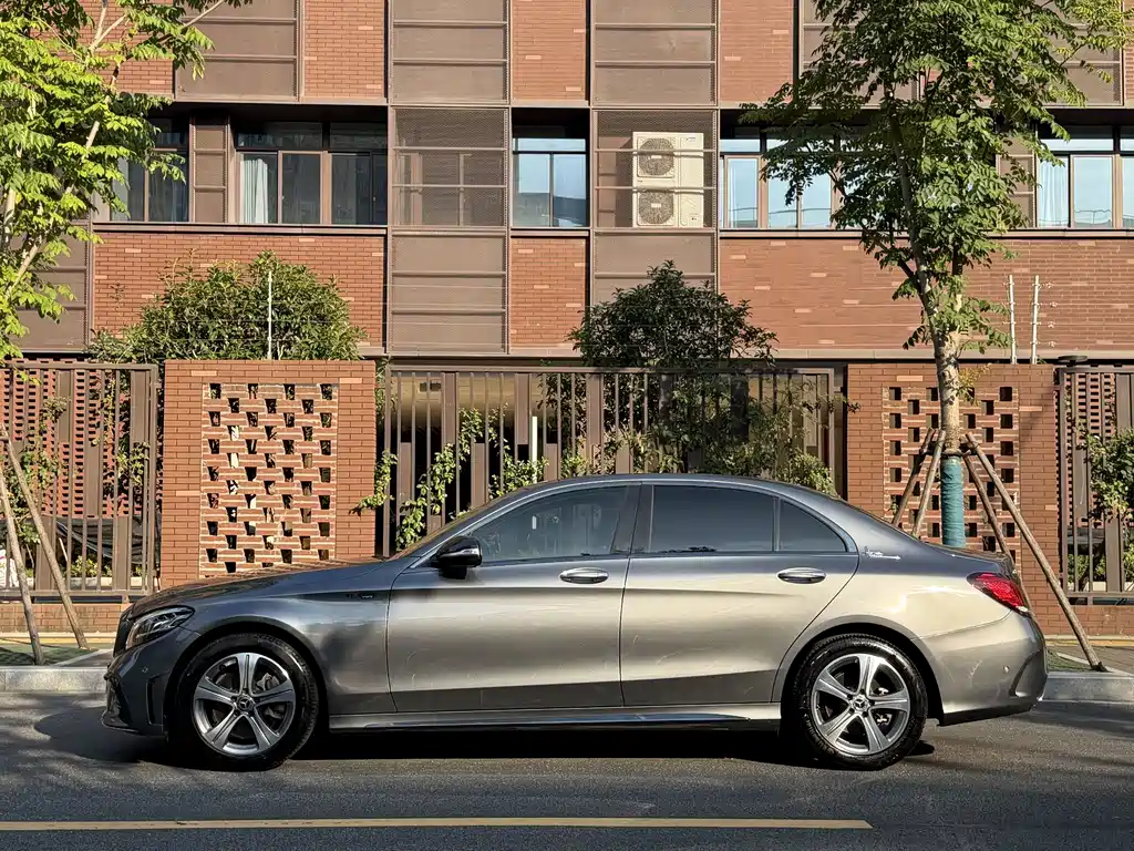 Mercedes-Benz C-Class — миниатюра 3