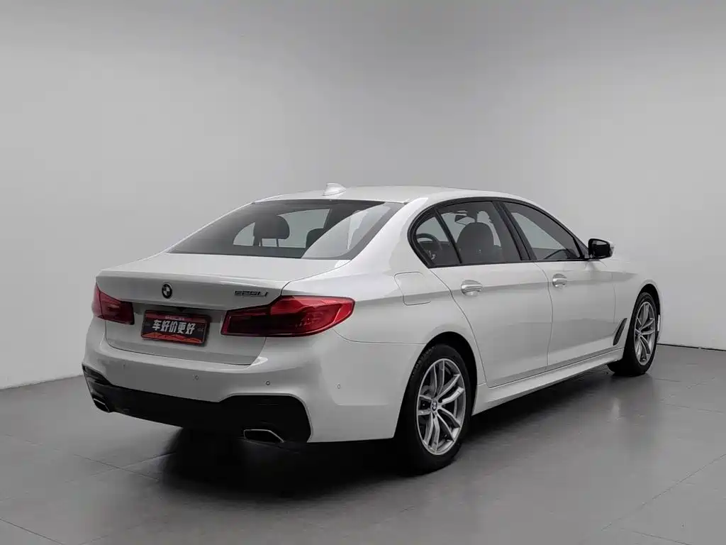 BMW 5 Series — миниатюра 2