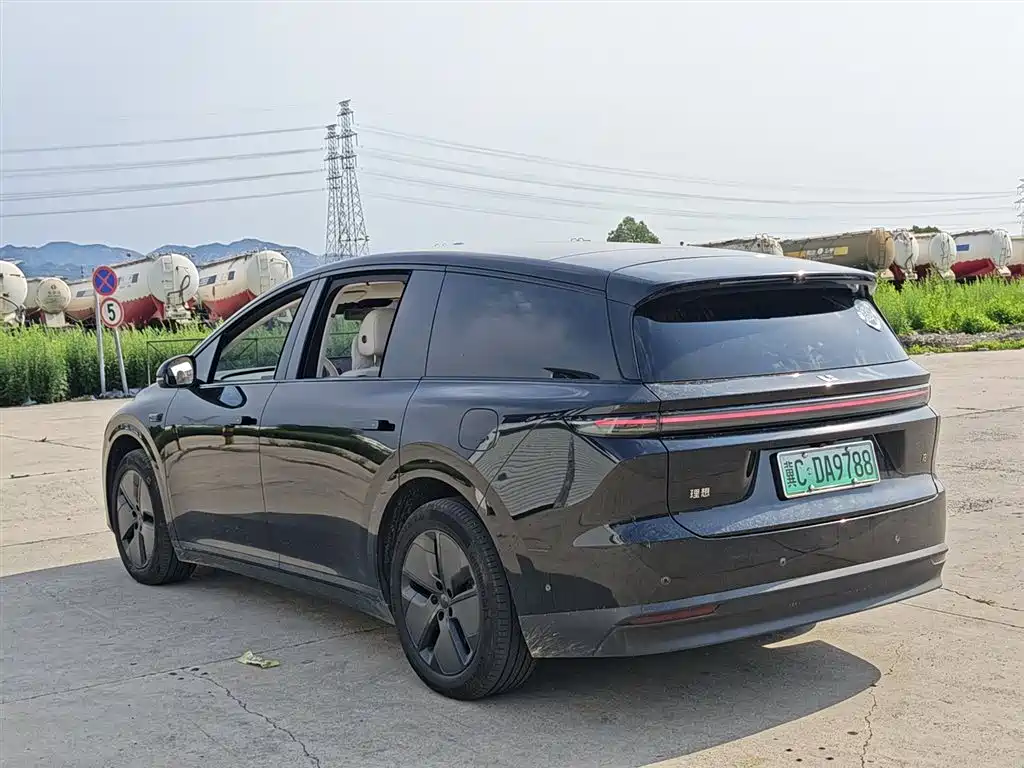 Li Auto i8 2025 Standard
