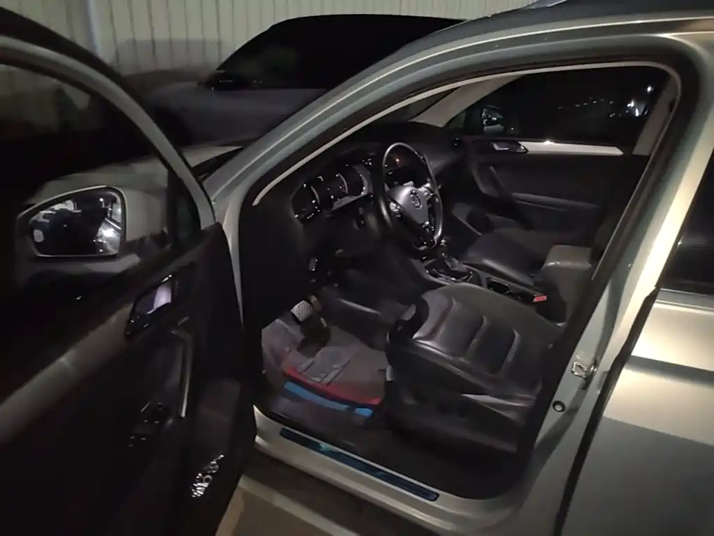 Volkswagen Tiguan L — миниатюра 21
