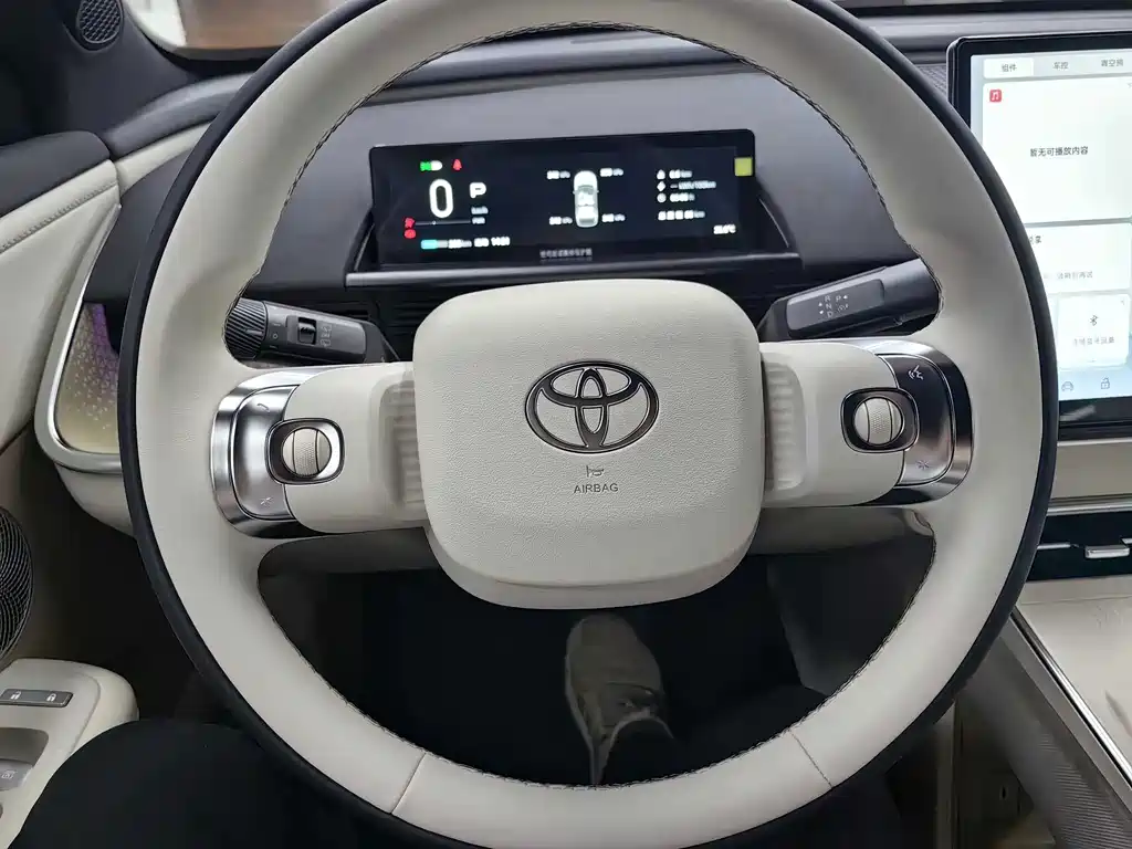 Toyota bZ3X - фото 14