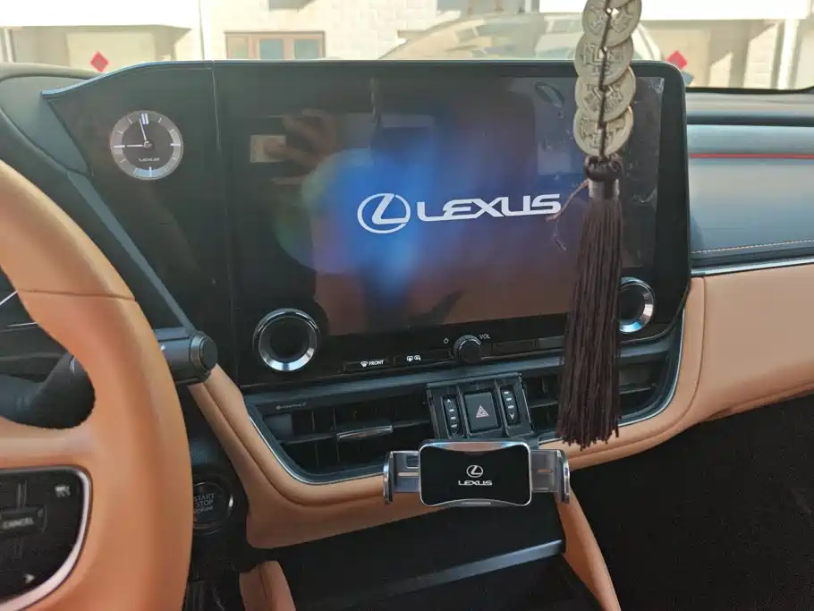 Lexus ES — миниатюра 13