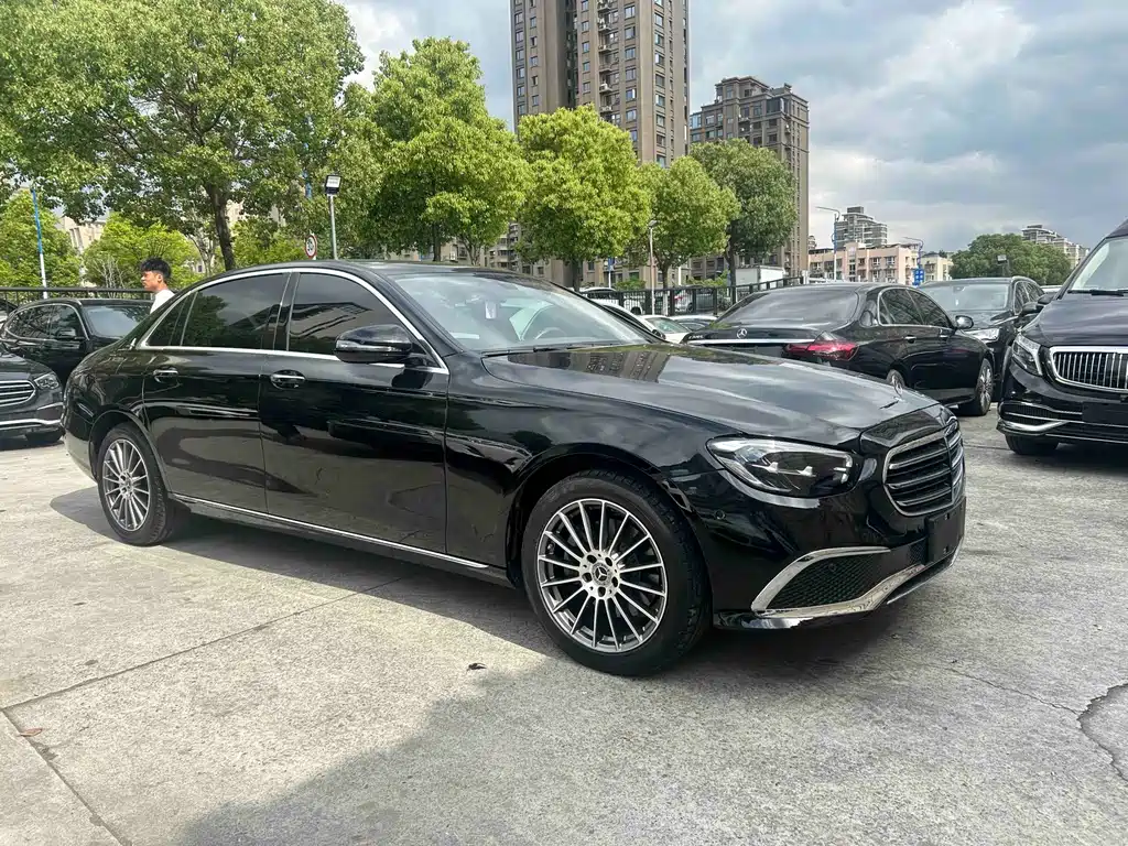 Mercedes-Benz E-Class 2022