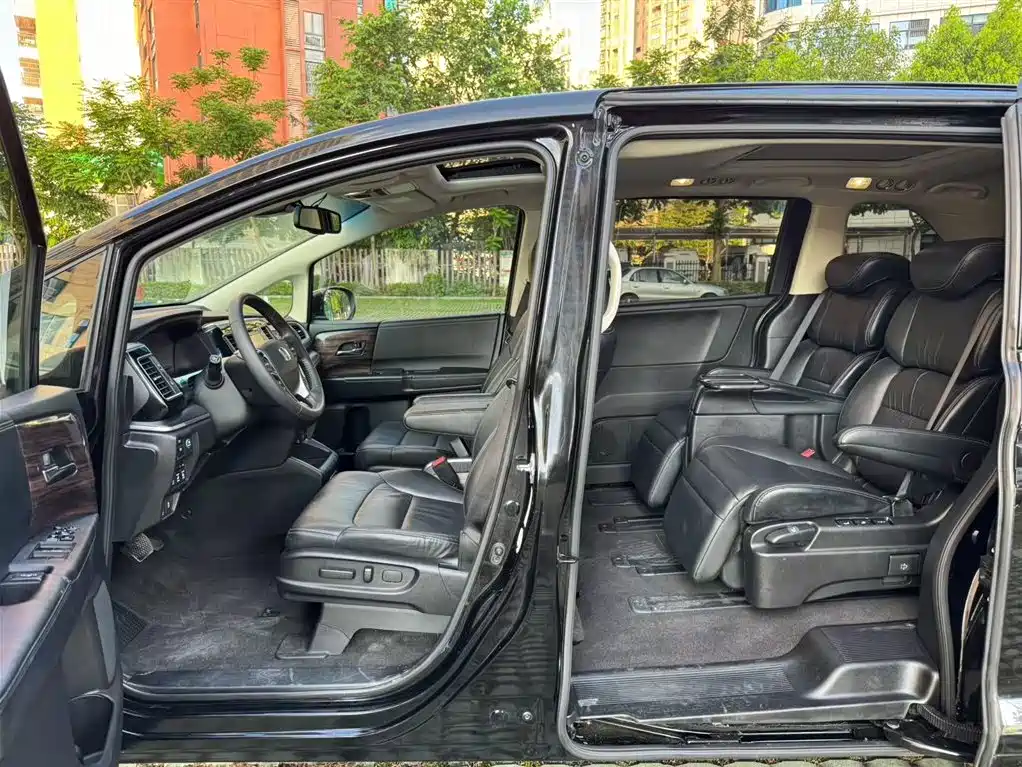 Honda Elysion 2016 2.4L