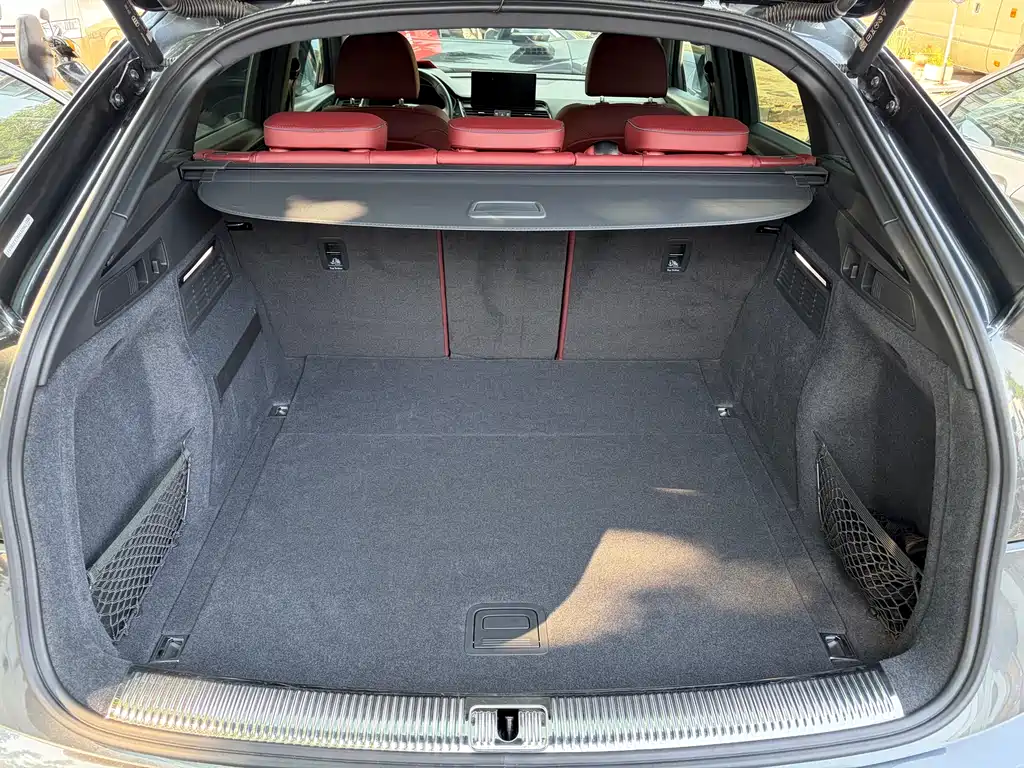 Audi Q5L Sportback Facelift 40 TFSI Luxury Type, фото 30
