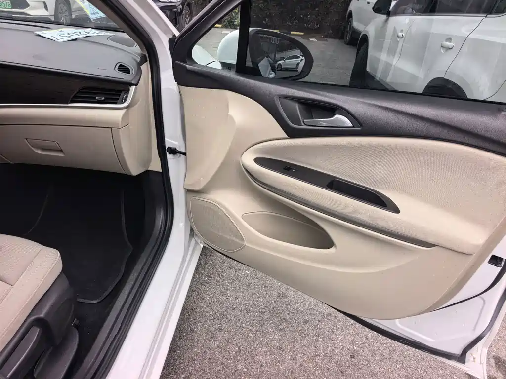 Buick Verano — миниатюра 8