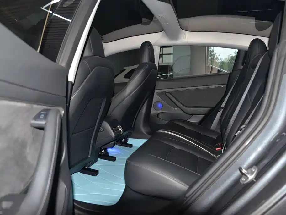 Tesla Model 3 — миниатюра 11