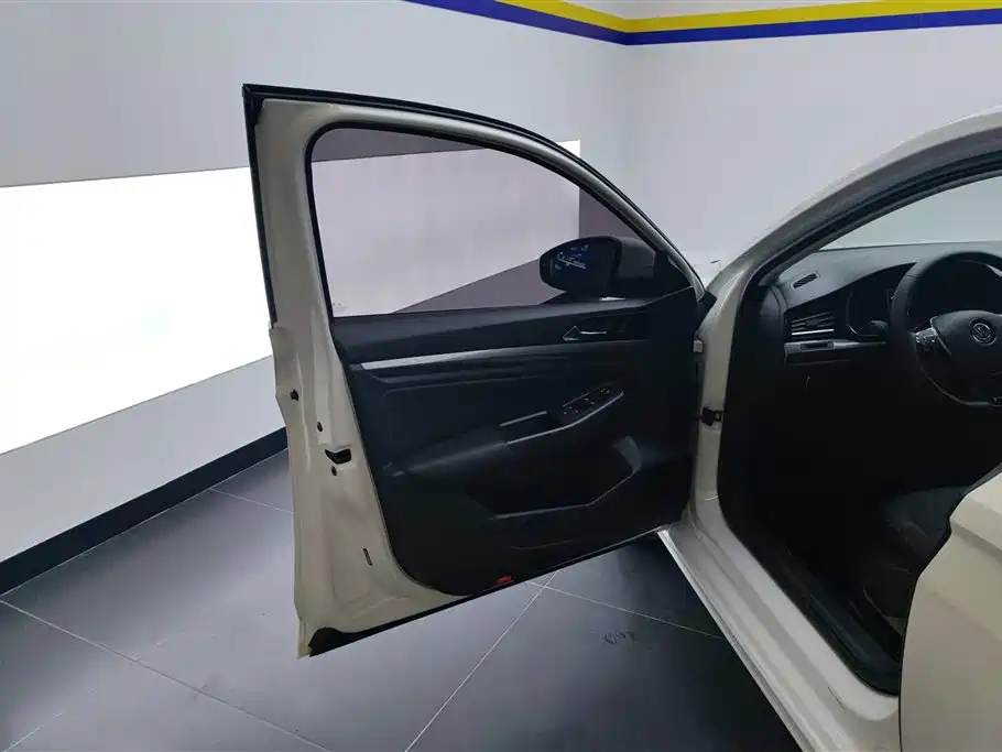 Volkswagen Bora 2019 1.5L AT Comfort VI