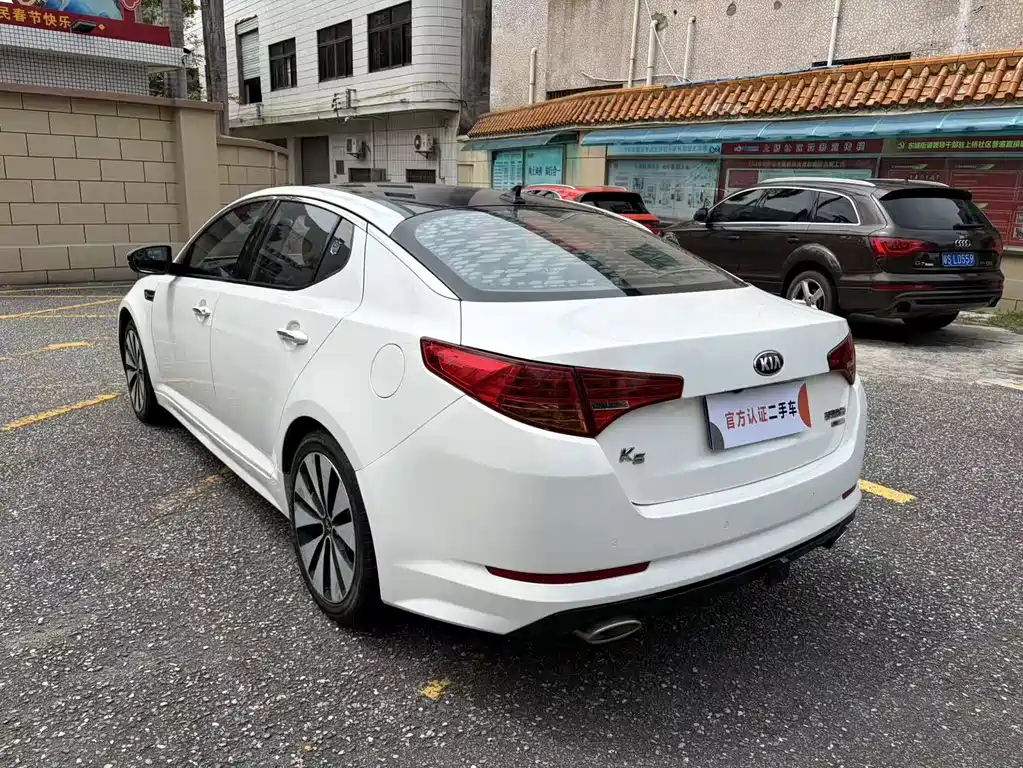 Kia K5 2012 2.0L AT DLX