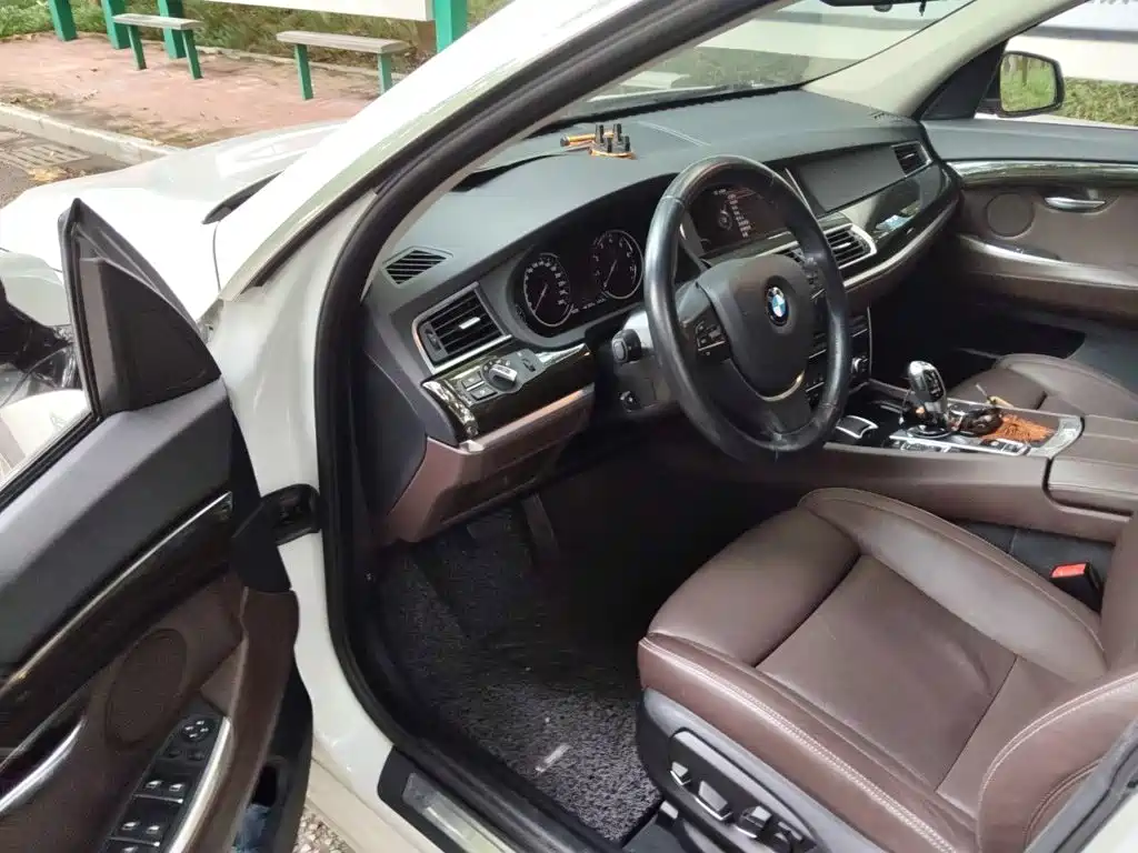 BMW 5 Series GT — миниатюра 17