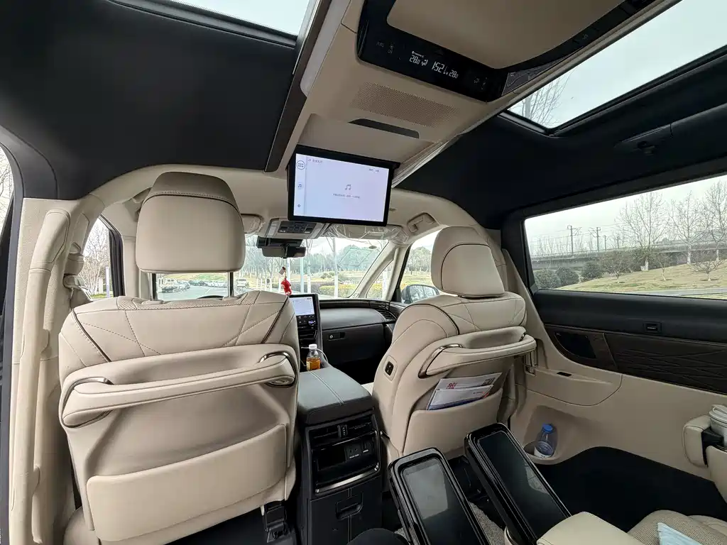 Toyota Vellfire 2024 2.5L Executive