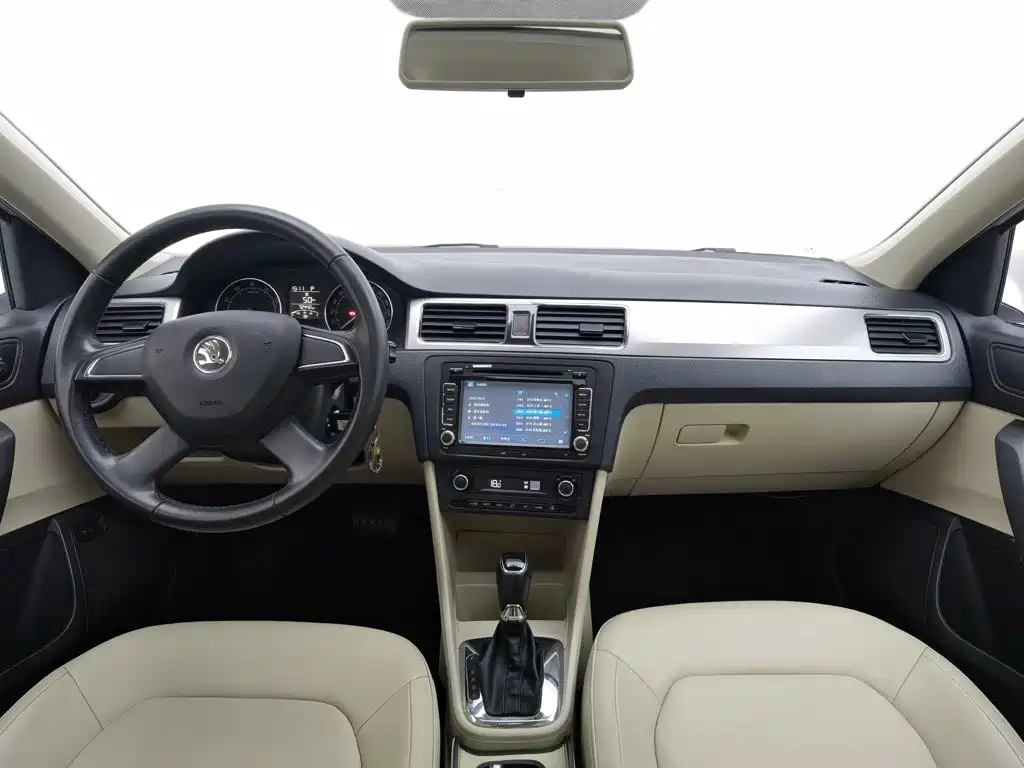 Skoda Rapid — миниатюра 5