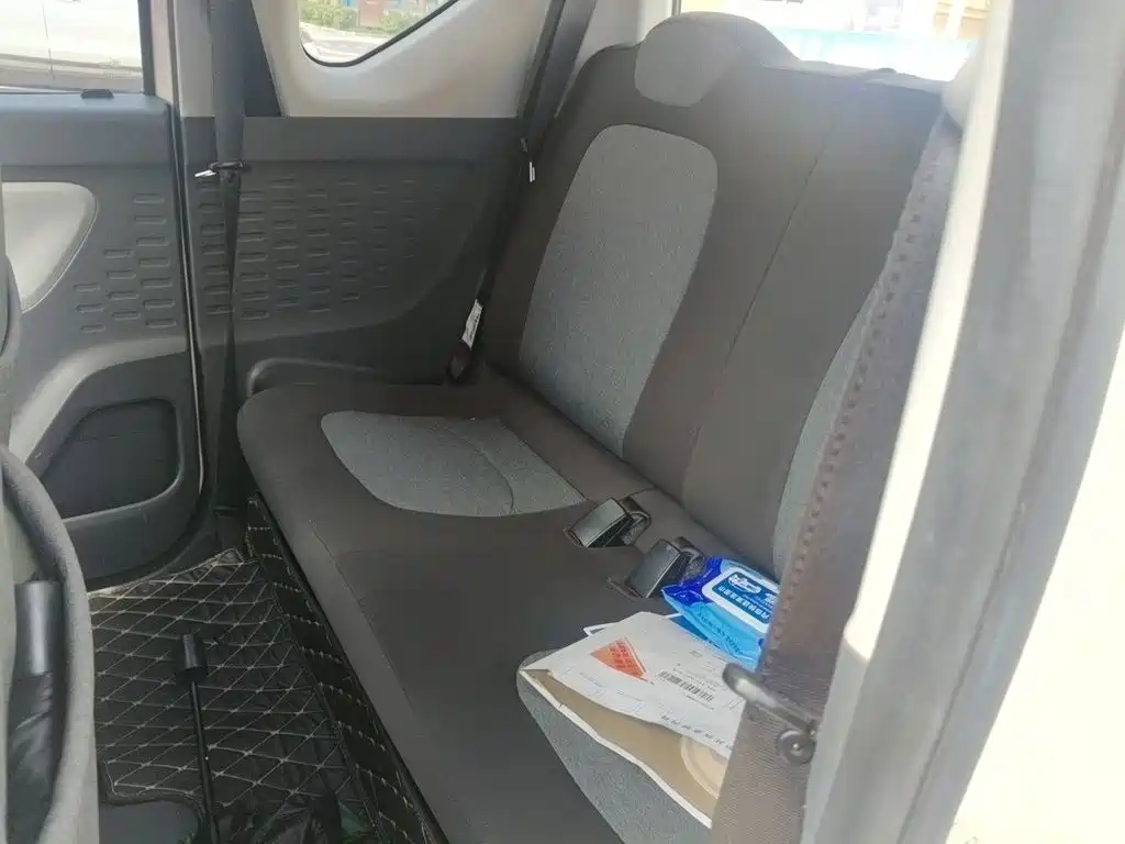 Wuling MINIEV — миниатюра 13