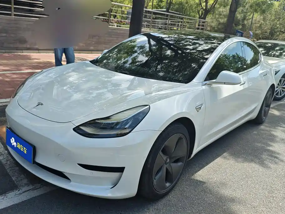 Tesla Model 3 2020