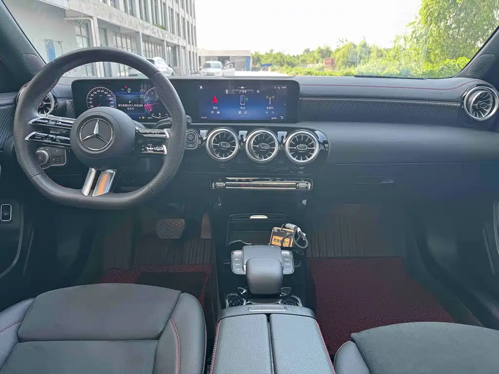 Mercedes-Benz A-Class — миниатюра 6