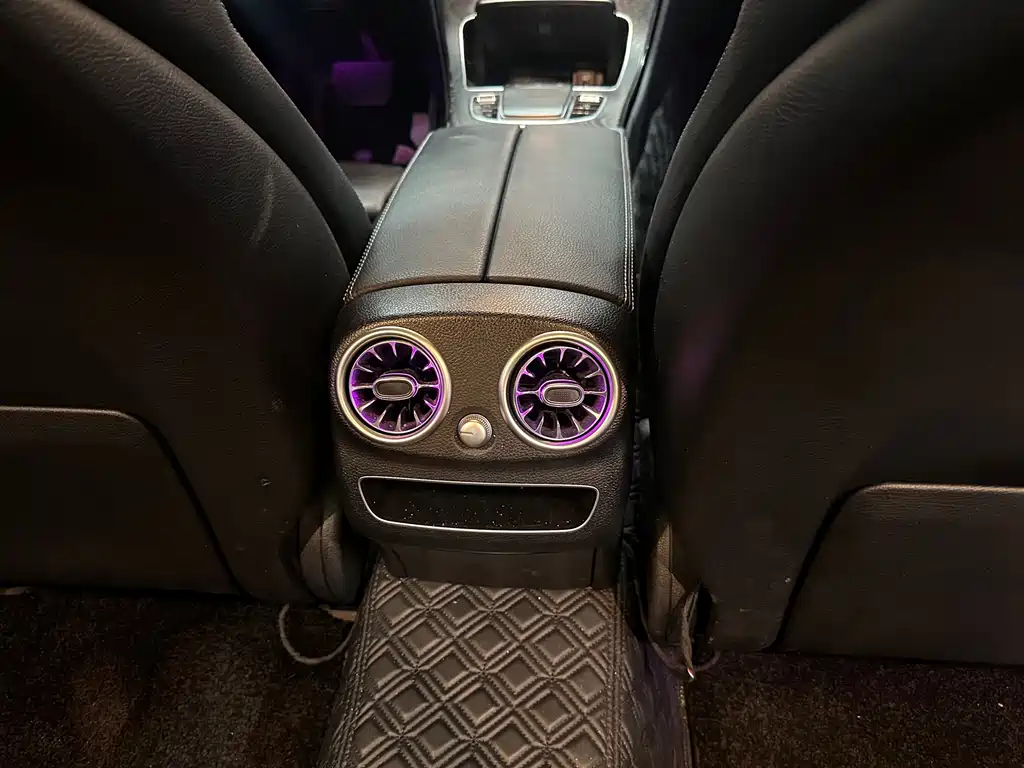 Mercedes-Benz C-Class — миниатюра 11