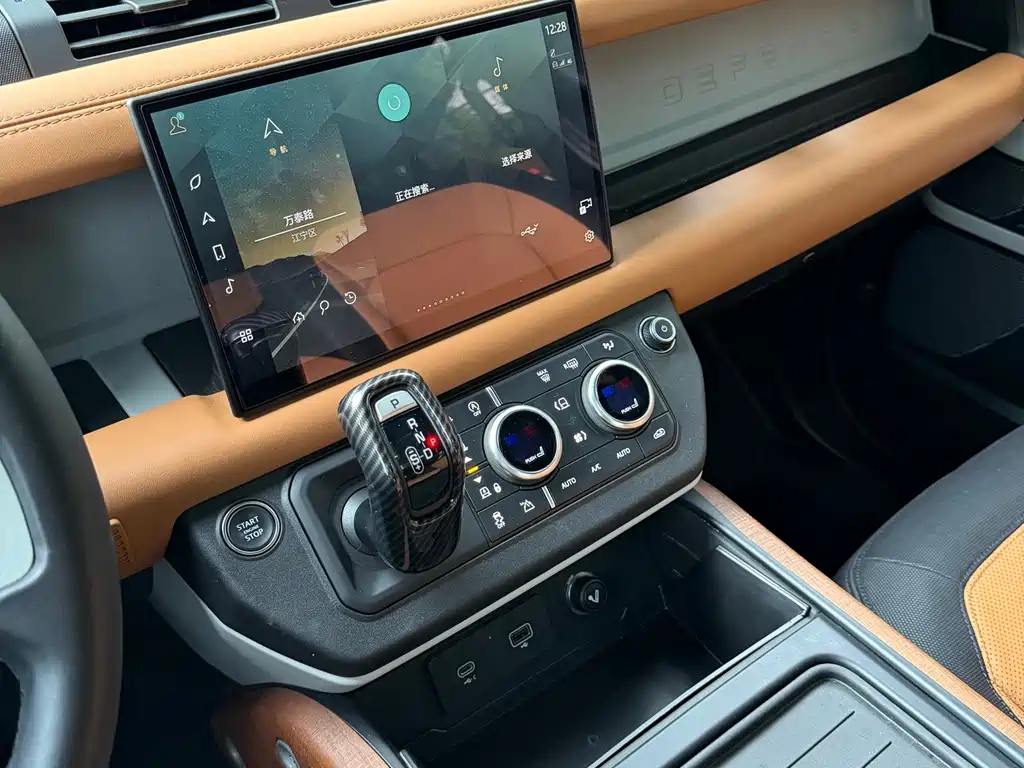 Land Rover Defender — миниатюра 17