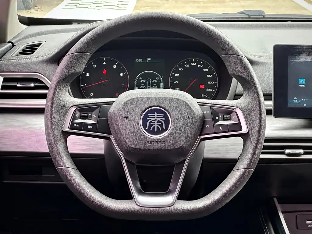 BYD Qin — миниатюра 13