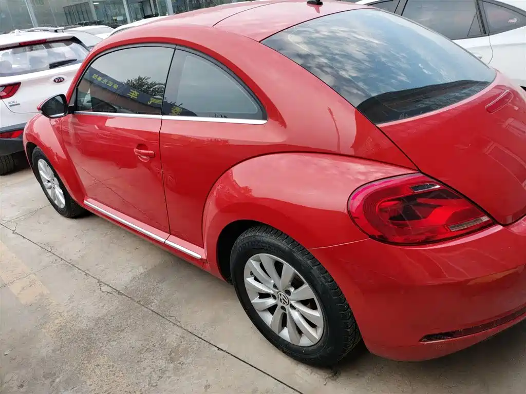 VOLKSWAGEN BEETLE