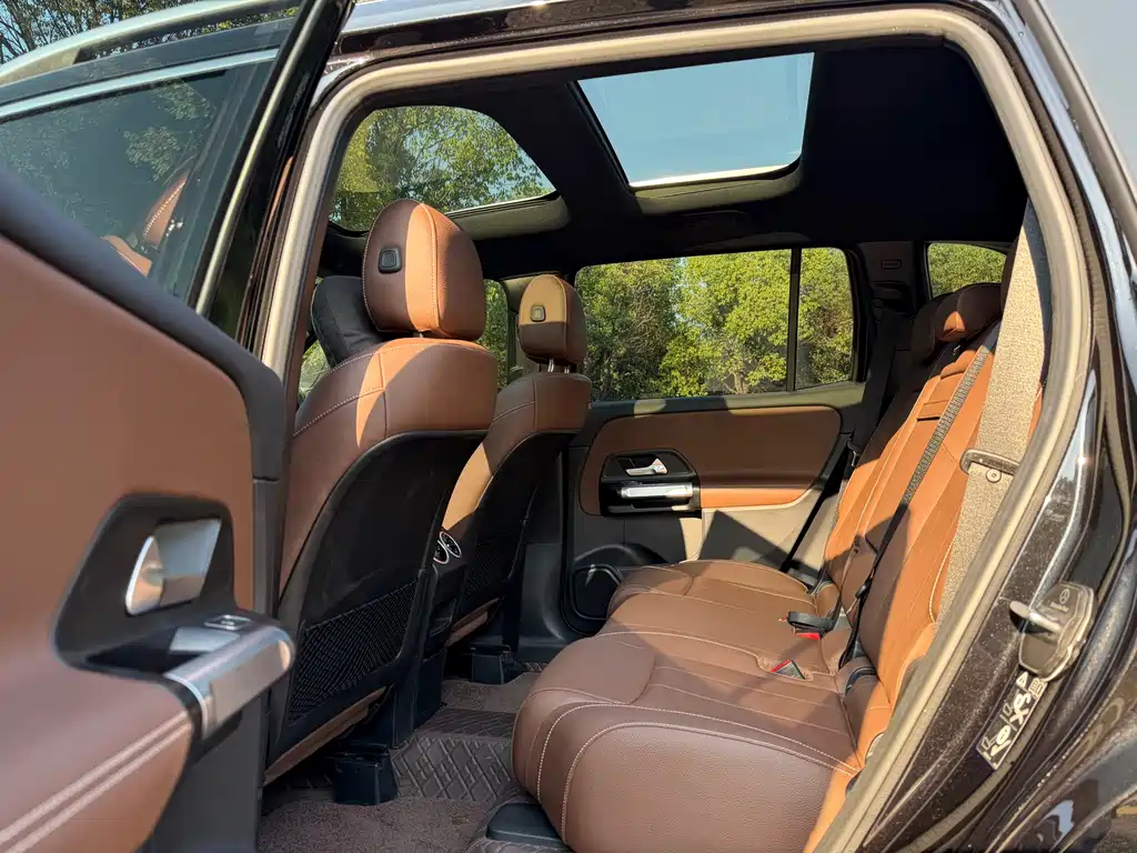 Mercedes-Benz GLB — миниатюра 9