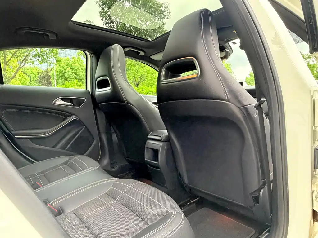 Mercedes-Benz A-Class A 2015 A 200 Fashion