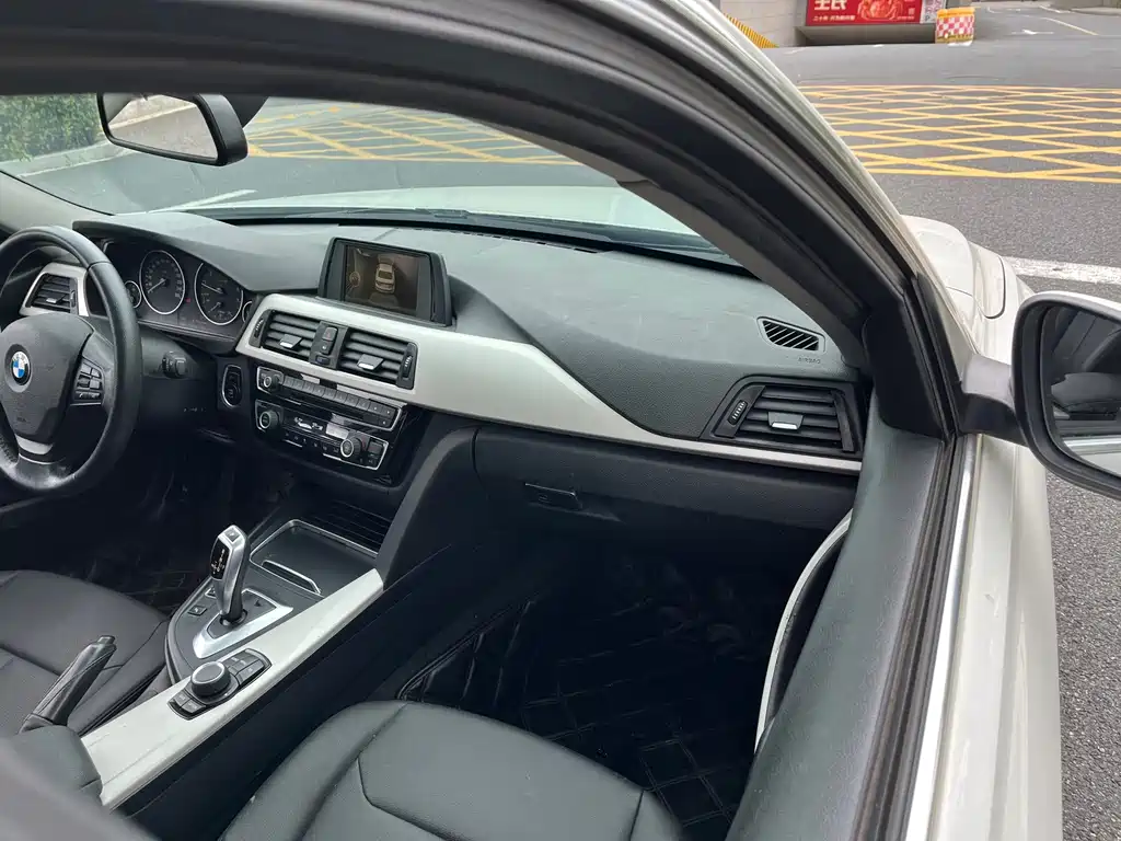 BMW 3 Series — миниатюра 17