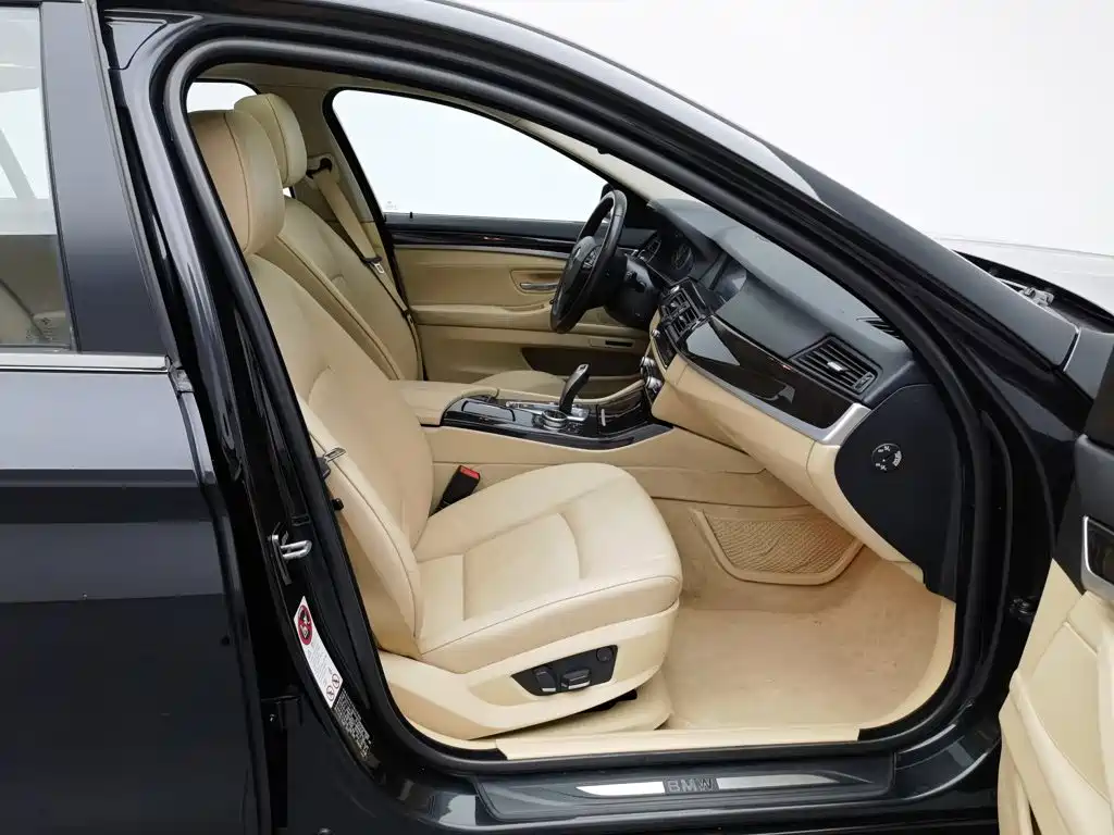 BMW 5 Series — миниатюра 23