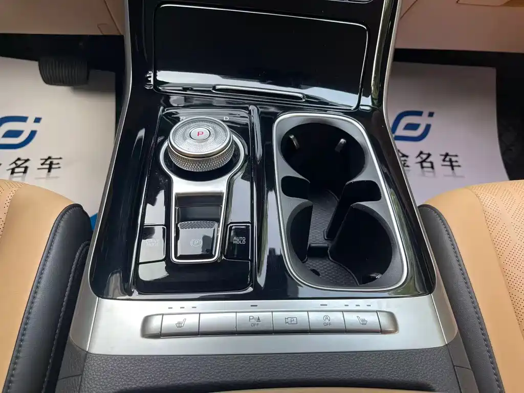 Kia Carnival — миниатюра 7