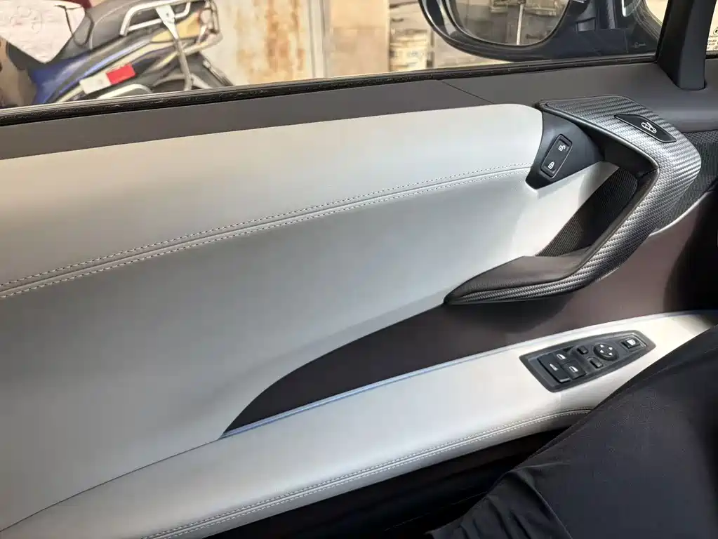 BMW i8 — миниатюра 14