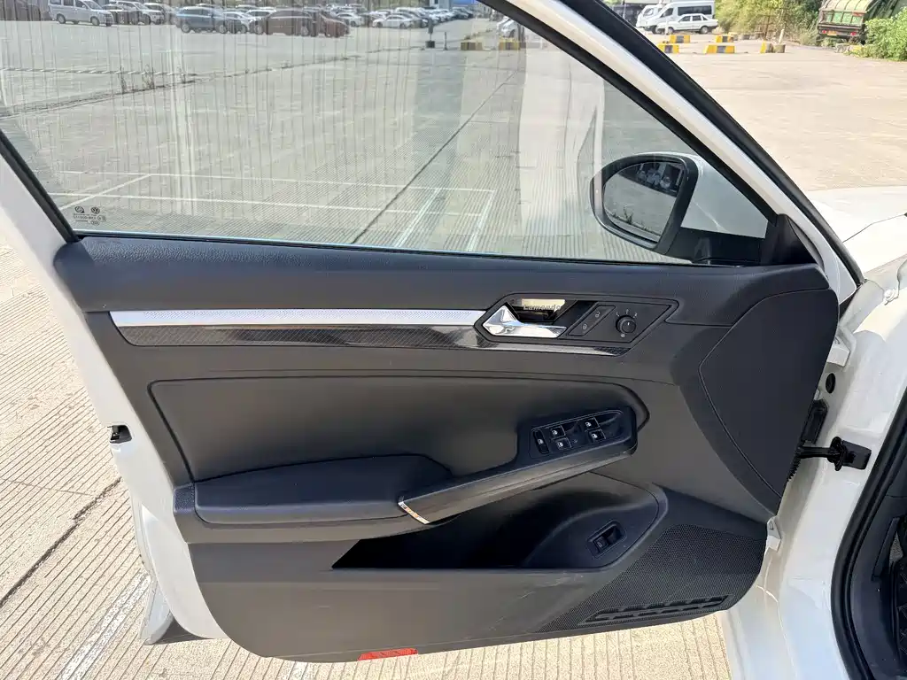 Volkswagen Lamando — миниатюра 5