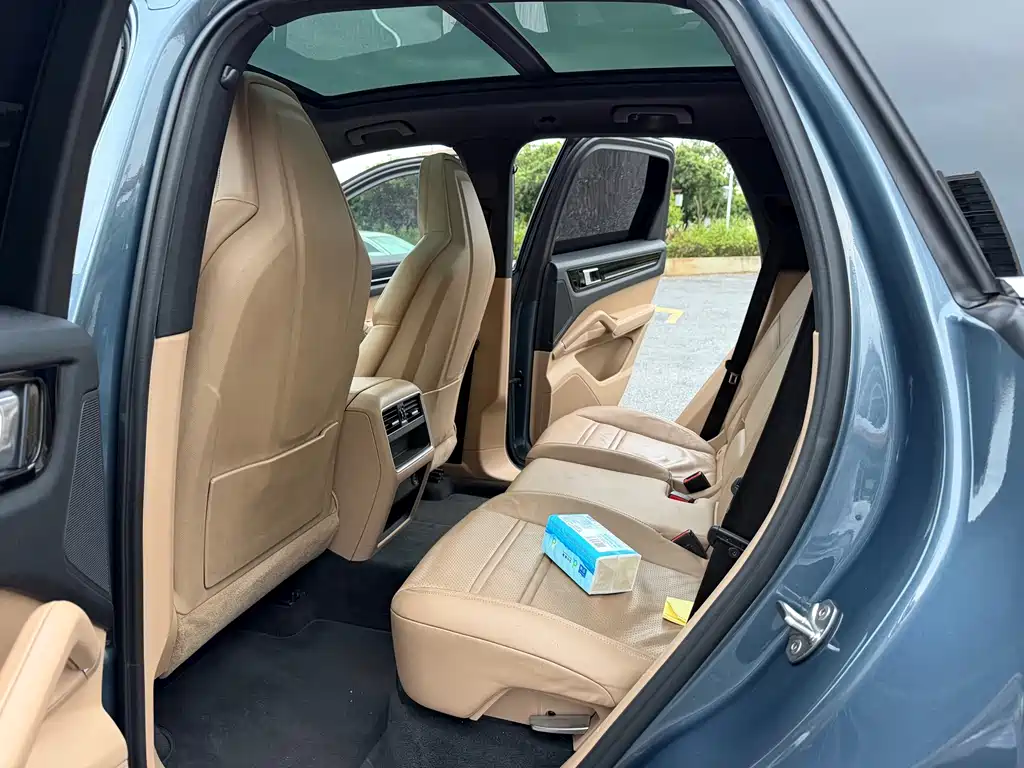 Porsche Cayenne — миниатюра 12