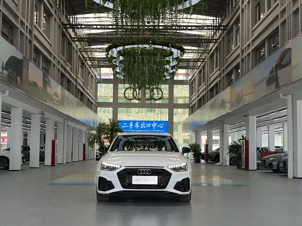 Audi A4L 2022 40 TFSI Luxury