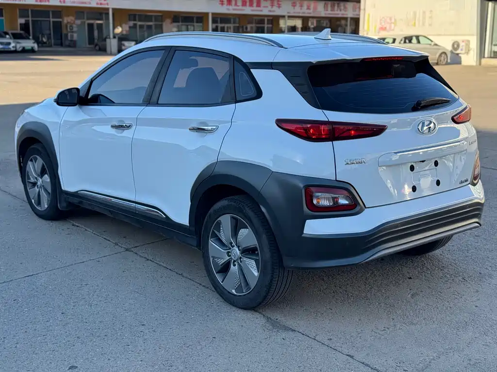Hyundai Kona Electric — миниатюра 6