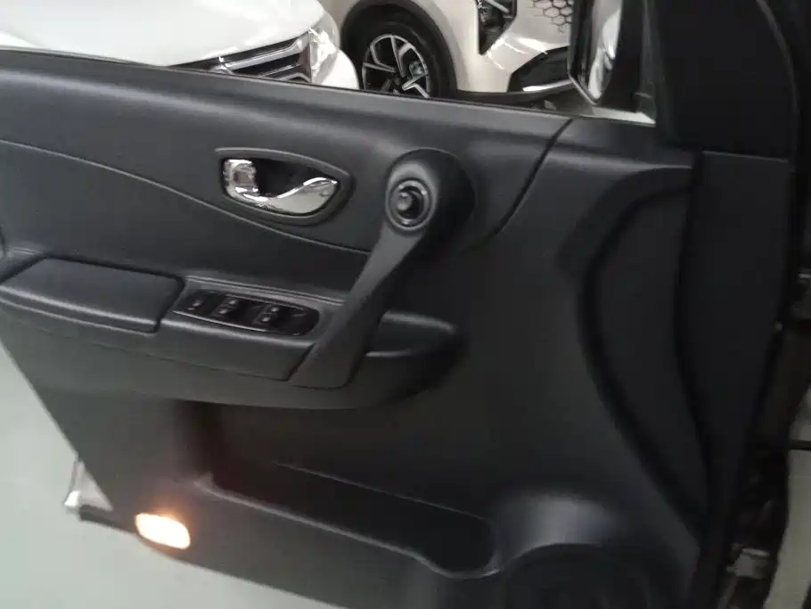 Renault Koleos (Import) — миниатюра 7