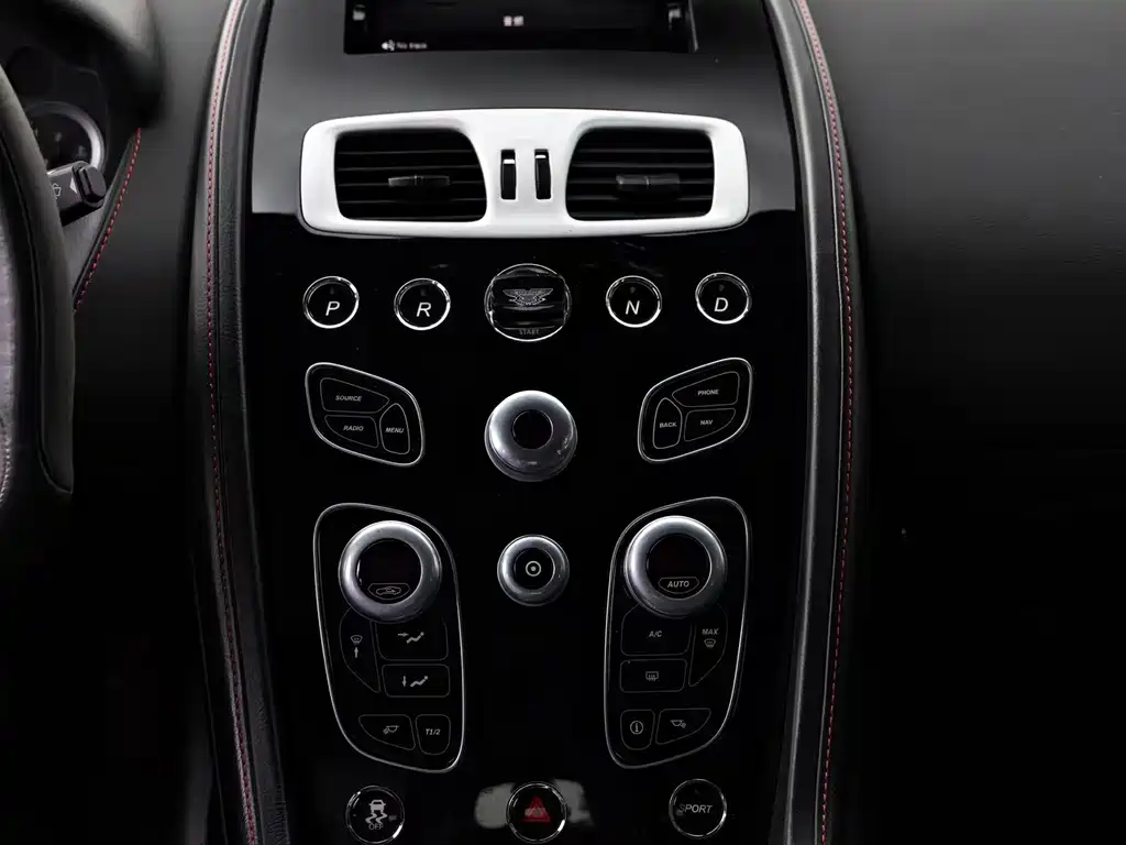 Aston Martin Rapide — миниатюра 13