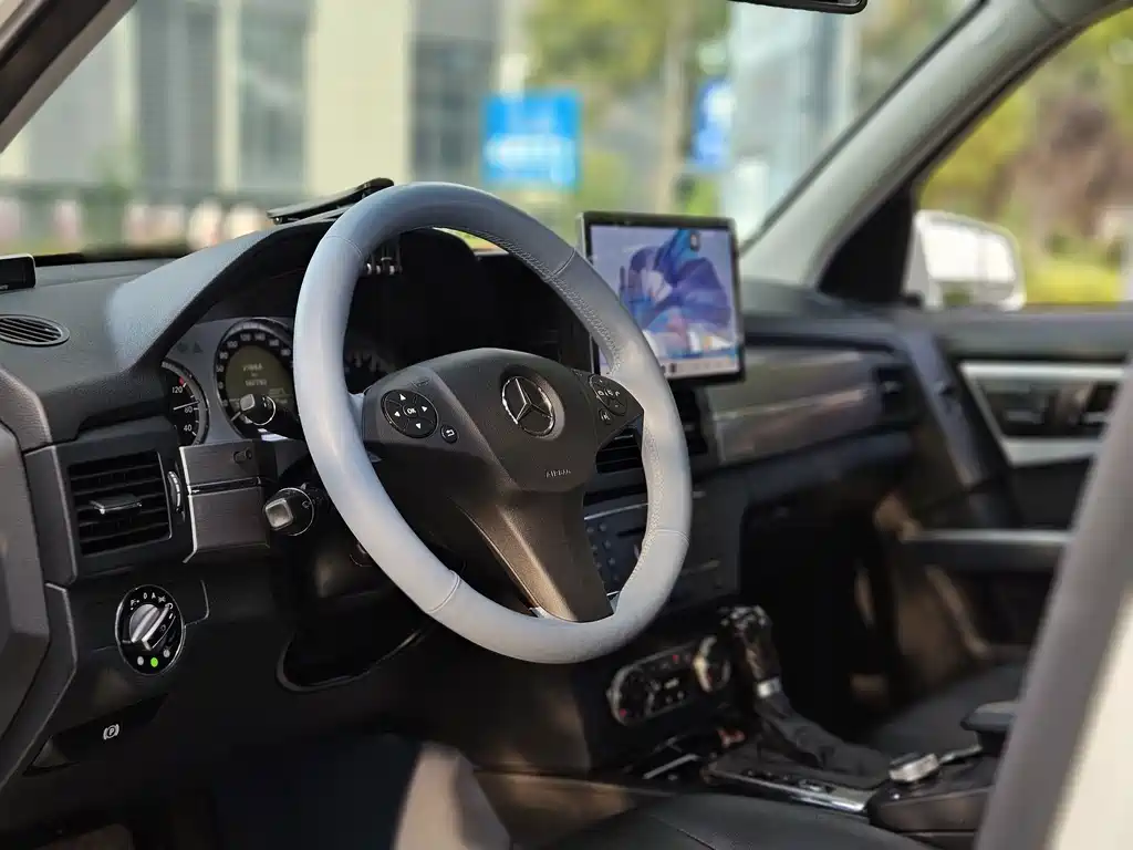 Mercedes-Benz GLK-Class (Import) — миниатюра 13