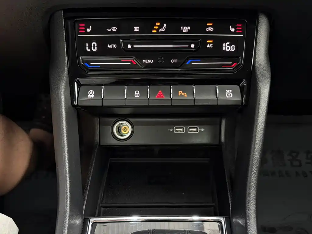 Skoda Karoq — миниатюра 12