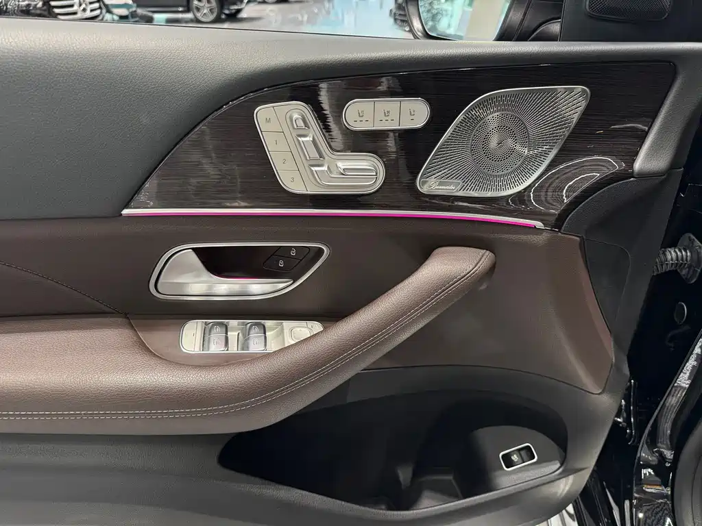 Mercedes-Benz GLS — миниатюра 7