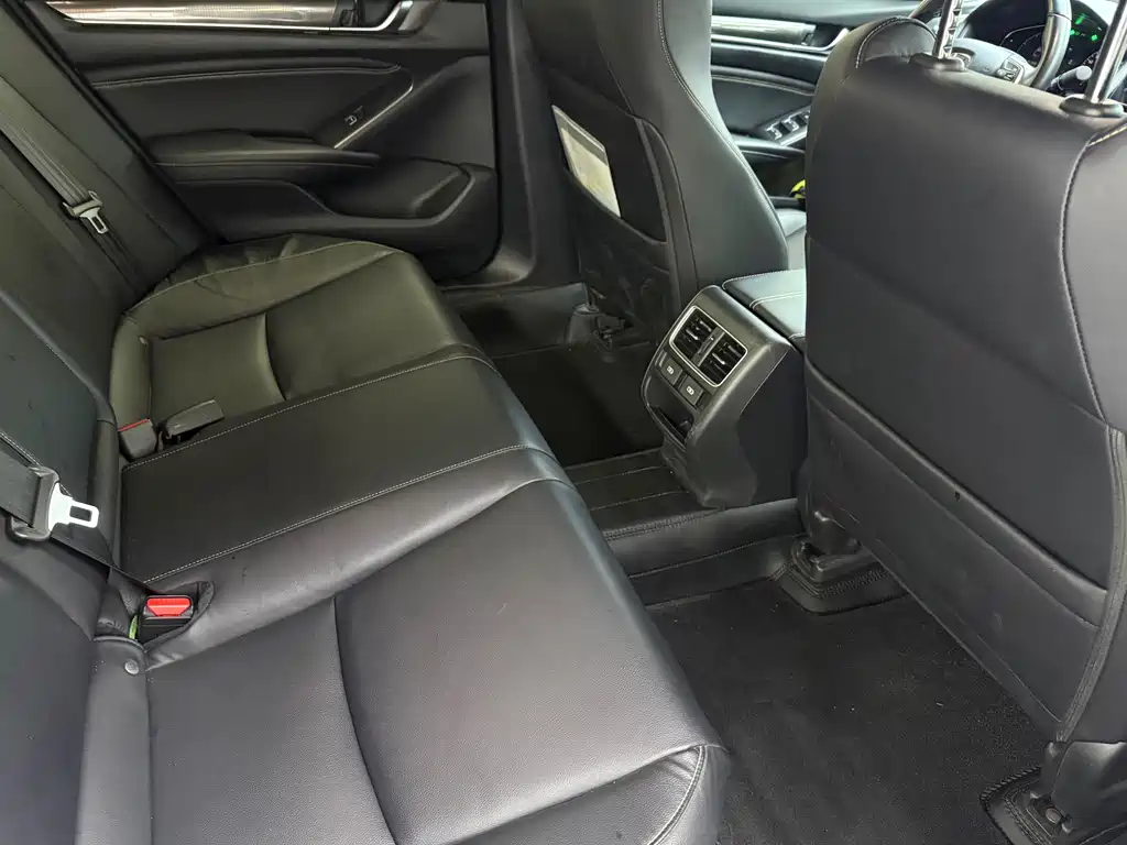 Honda Accord — миниатюра 19