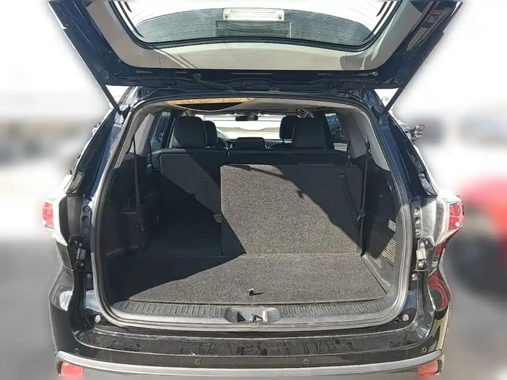 Toyota Highlander — миниатюра 10