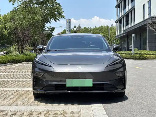 2023 Roewe F7