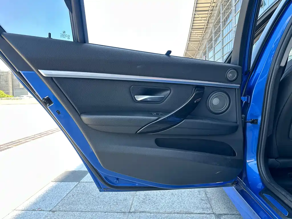 BMW 3 Series — миниатюра 23