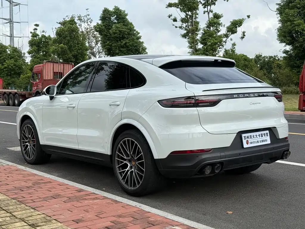 Porsche Cayenne — миниатюра 6