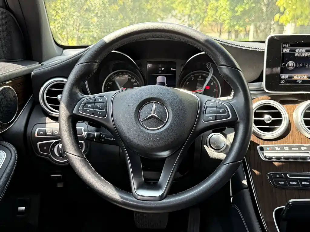 Mercedes-Benz GLC — миниатюра 11