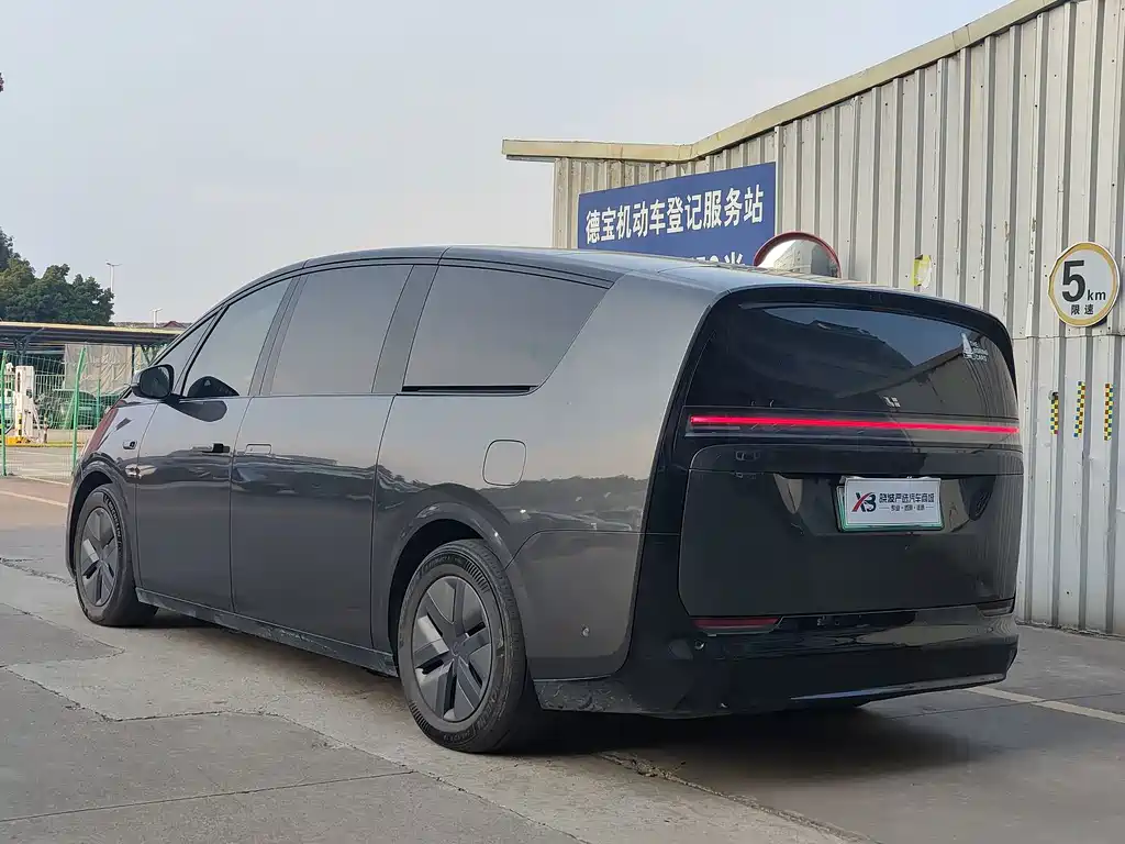 Li Auto Li MEGA — миниатюра 4