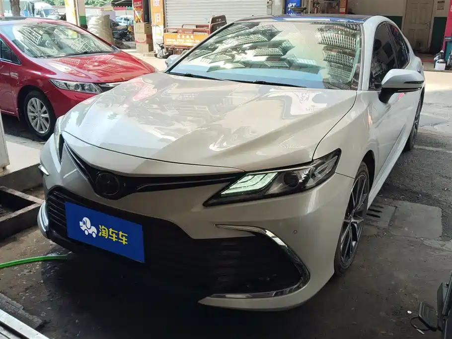 Toyota Camry 2021