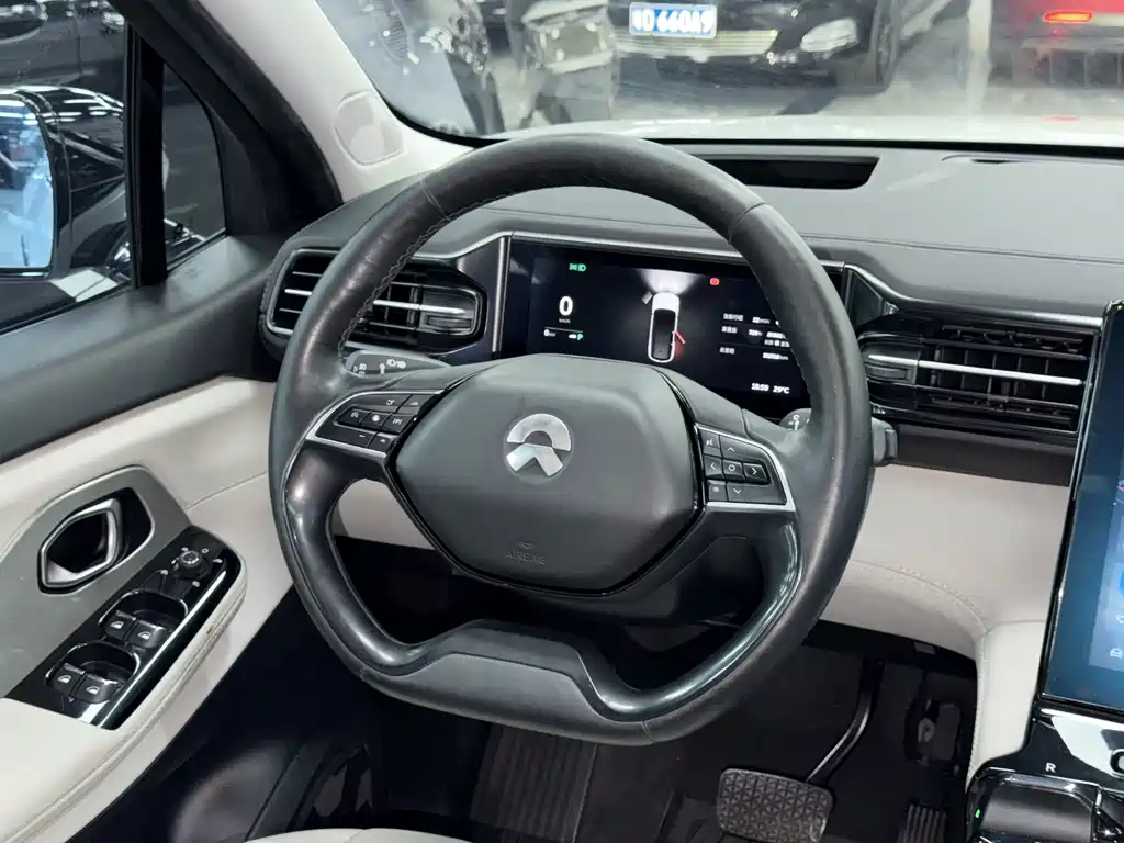 NIO ES8 — миниатюра 14